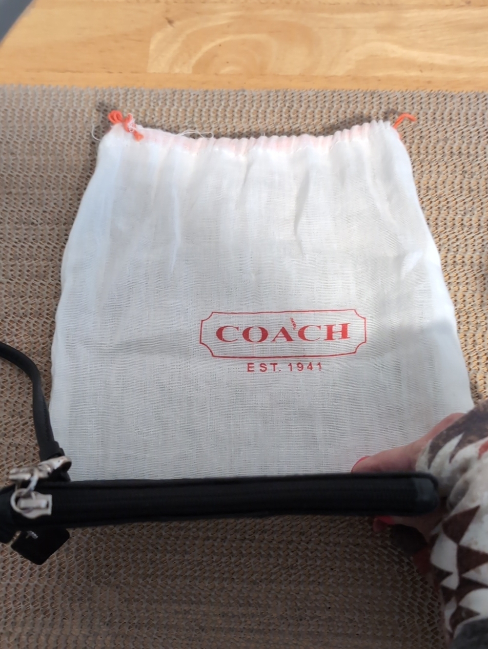 Coach Black Signature Logo Wristlet w/ Dust Bag Great Condition - Picture 3 of 7